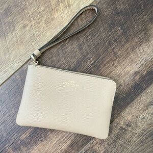 Coach Corner Zip Wristlet, Beige